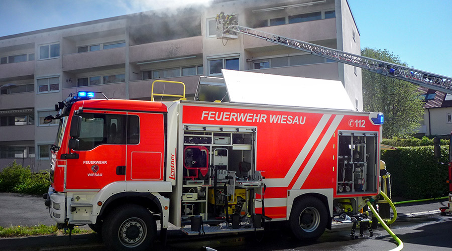 Feuerwehr-Wiesau-Brand-Wohnblock.jpg